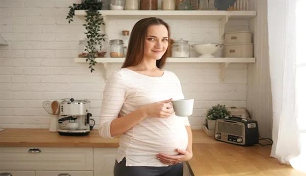 أفضل المشروبات لتخفيف انتفاخ البطن عند الحامل