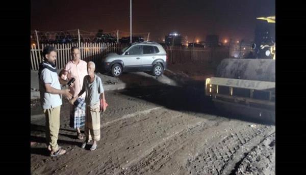 بدء أعمال وسفلتت وتأهيل طريق القلوعه بالتواهي
