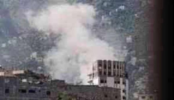 الحوثي يفجر منزل جنوب شرق تعز

 