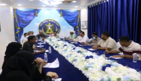 انتقالي حضرموت يدعو السلطة المحلية الوفاء بالتزاماتها تجاه أبناء المحافظة

