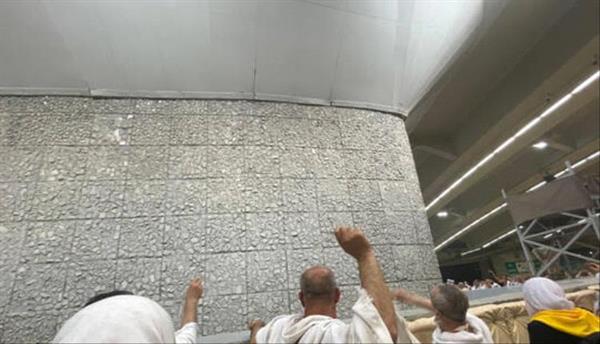 ضيوف الرحمن يرمون الجمرات في ثاني أيام التشريق