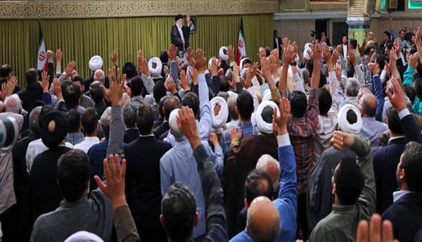 خامنئي يحذر الحكومة المقبلة من أي «انحراف» عن مبادئ الثورة