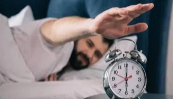 8 حيل تساعدك على الاستيقاظ مبكرًا