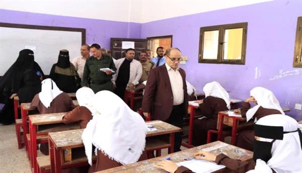 مدير عام دارسعد يدشن بدء امتحانات الثانوية العامة بقسميها العلمي والأدبي
