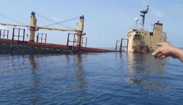 إجرام حوثي مستمر.. قصف صيادين قرب سفينة "روبيمار" الجانحة في البحر الأحمر
