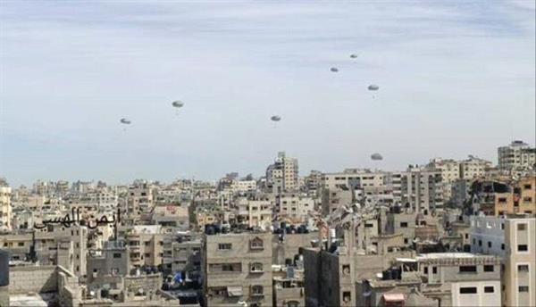القوات المسلحة الأردنية تنفذ 3 انزالات جوية لمساعدات على شمال غزة