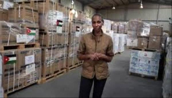 تمور أو عكازات قد تُعيد شاحنة.. تحقيق يكشف كيف تعرقل إسرائيل تعسفيًا المساعدات لغزة