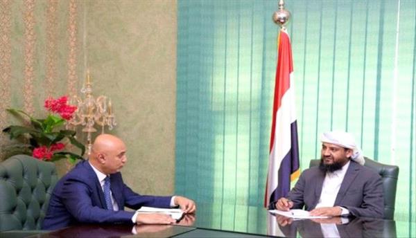 المحرّمي يناقش أوضاع قطاع الاتصالات في العاصمة عدن