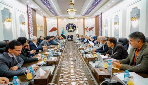 رئاسة الانتقالي تدين بشدة الهجوم الحوثي على "ترو كونفيدنس" وتطالب بِردٍ دولي حازم