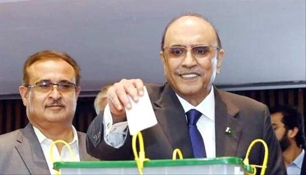 انتخاب آصف علي زرداري رئيسا لباكستان للمرة الثانية