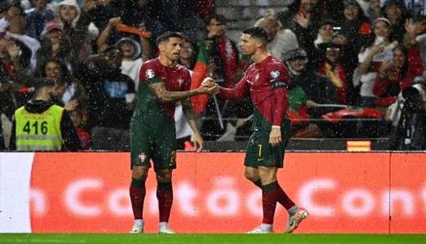 «لاعب مهم ولكن».. كانسيلو يطعن رونالدو بسلاح ميسي
