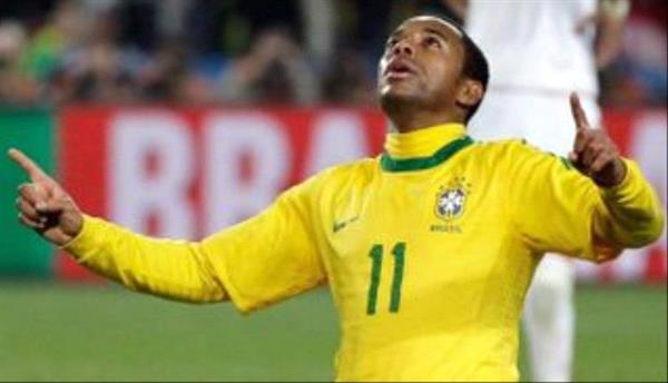 نجوم الكرة البرازيلية من الملاعب إلى السجون