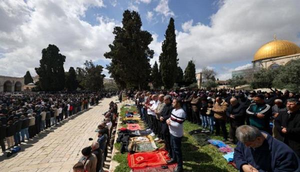 120 ألف مصل بالجمعة الثانية من رمضان في المسجد الأقصى 