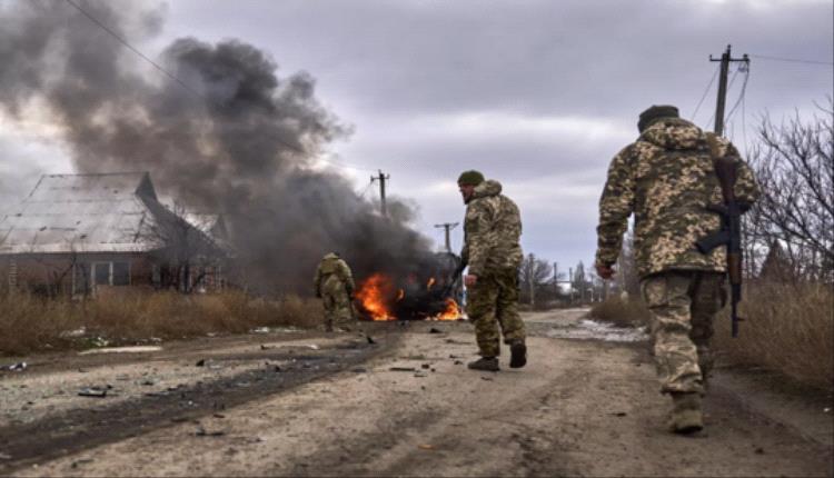 تقرير  يوثق حالة الإحباط المتفشية في صفوف قوات كييف وعلاقة هجمات الجيش الروسي