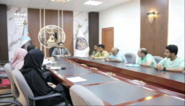 انتقالي العاصمة عدن يعقد لقاءً تشاورياً برؤساء أقسام إدارة الإعلام والثقافة بالمديريات

