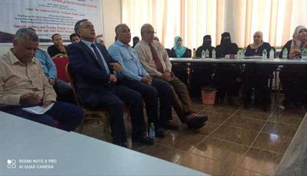 كلية الإعلام بعدن تقيم ورشة تدريبية حول الذكاء الاصطناعي بديوان جامعة عدن
