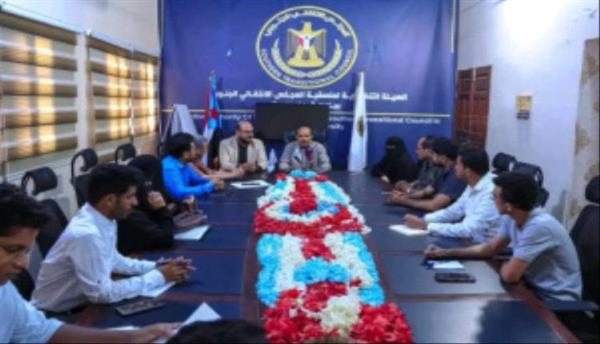 نائب رئيس انتقالي حضرموت يزور منسقية الجامعة ويشيد بدورها

