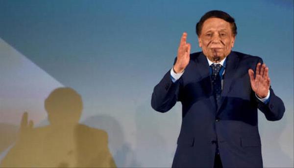 الفنان محمد عادل إمام يعلق على قرار إعادة عرض فيلم "زهايمر" لوالده "الزعيم" في السعودية