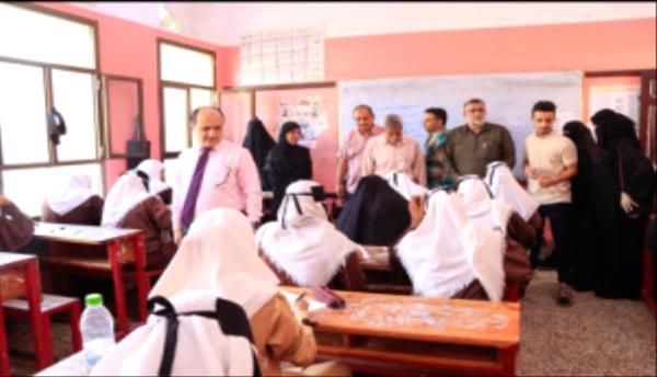 مدير عام دارسعد يدشن امتحانات نهاية العام الدراسي لمراحل النقل الداخلي

