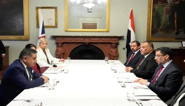 رئيس الوزراء يبحث مع وزير الدولة البريطاني العلاقات الثنائية بين البلدين
