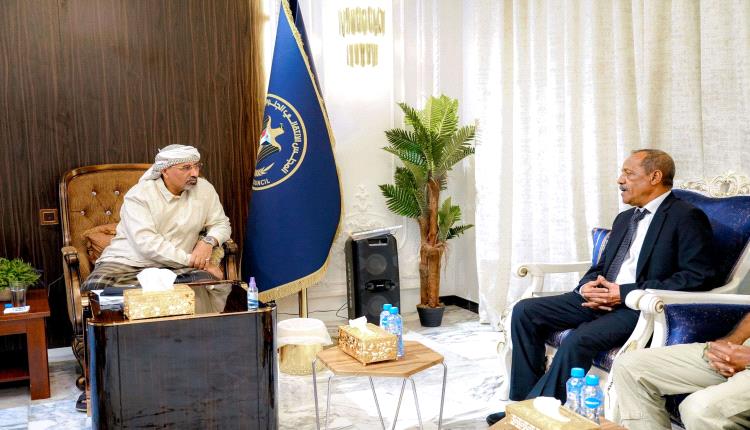 حضرموت: الرئيس الزُبيدي يُوجّه رسائل هامة إلى منتسبي المنطقة العسكرية الثانية