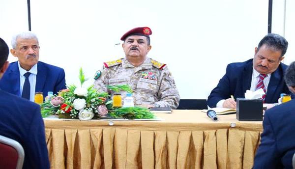 الفريق الداعري يشدد على توحيد التشكيلات العسكرية ورفع كفاءتها
