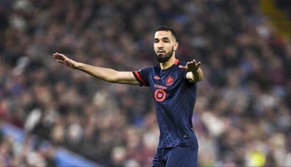 بن طالب يرفض التقاط صورة جماعية مع فريقه لهذا السبب!