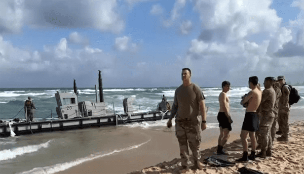 القناة 12 الإسرائيلية: الأمواج تجرف جزءا من الرصيف الأمريكي العائم بغزة 2 ebc67223 2b89 4007 a9f2 36e131cf74b1