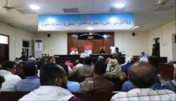 على رأسهم أمجد خالد .. المحكمة الجزائية في عدن تصدر أحكام إعدام بقضايا إرهاب

