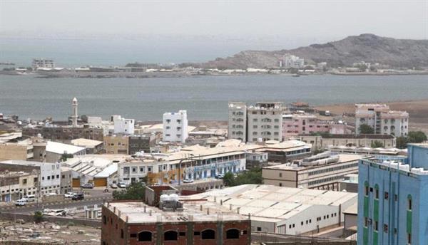 عدن بين نارَي حرارة الطقس وانعدام الكهرباء 4 عدن بين نارَي حرارة الطقس وانعدام الكهرباء