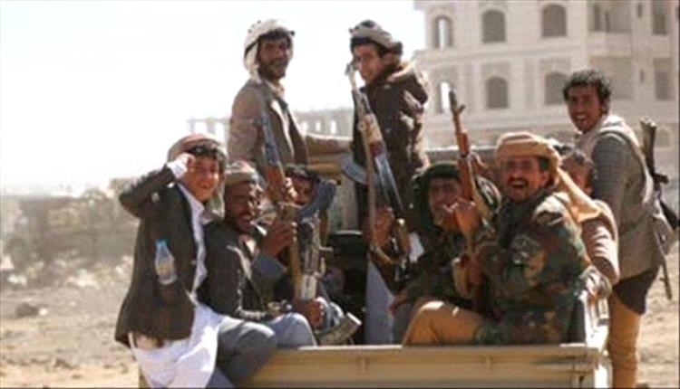 على خلفية منشورات.. جماعة الحوثي تحرق منزلاً في محافظة إب
