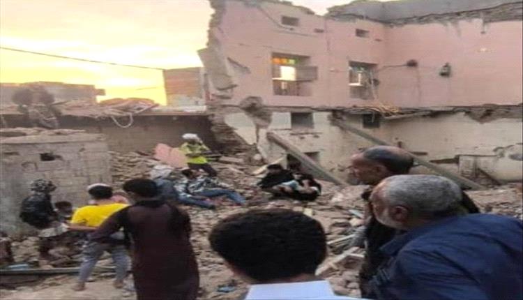 انهيار المنازل الطينية القديمة بخنفر والنازحين أكثر المتضررين
