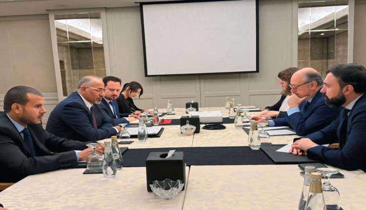 الزُبيدي السفير الإسباني يبحثان جهود إحلال السلام ومواجهة التصعيد الحوثي