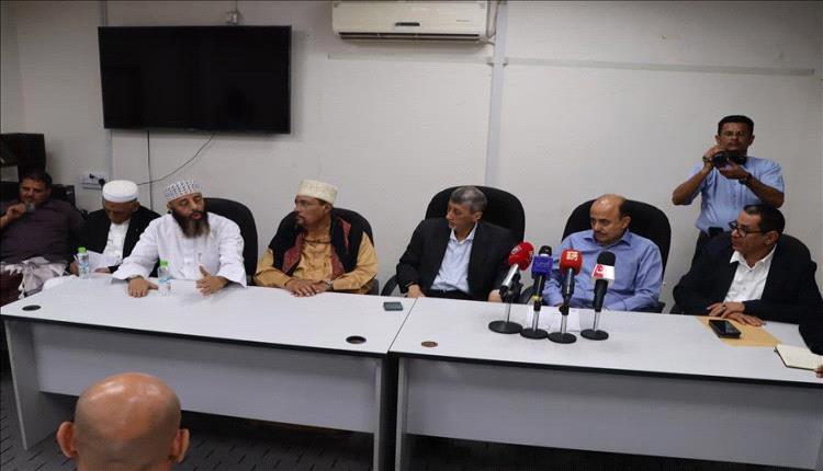 الغرفة التجارية بعدن تعقد لقاءً موسعاً لمناقشة قضايا القطاع الخاص
