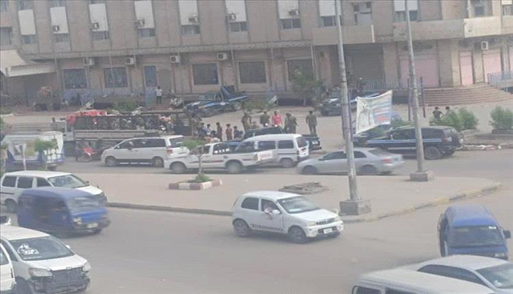 مجددًا.. حملة أمنية على الدراجات النارية في عدن