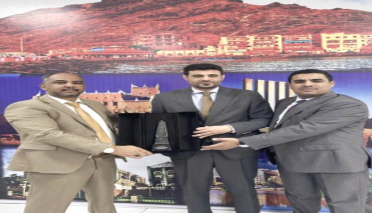 رئيس «كاك بنك» يتسلم جائزة التميّز والإنجاز المصرفي في تطوير المنتجات الرقمية والريادة في السوق اليمني لعام 2024
