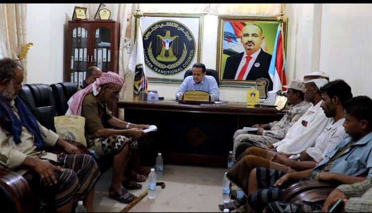 تعاون مشترك.. رئيس انتقالي لحج يبحث قضايا منطقة العند مع المشائخ والأعيان