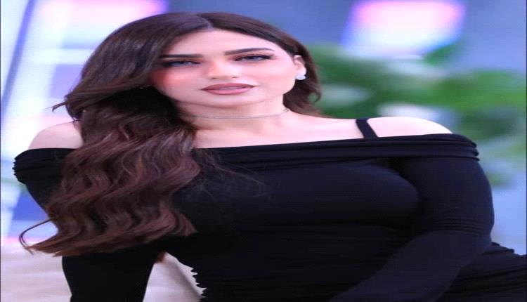 مقدمة البرامج الاعلامية ياسمين عز تنتقد عروسين تبادلا القُبل في "قراءة الفاتحة