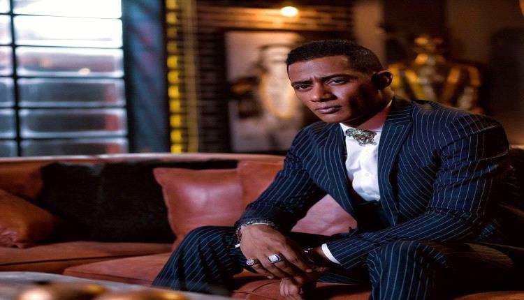 الفنان محمد رمضان يوثّق زيارته لأسرة الفنان الراحل عمر الشريف