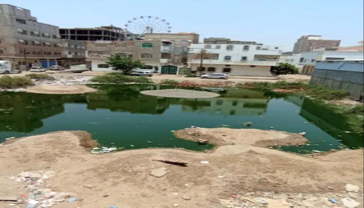 سكان حي مسجد طيبة بالمنصورة يناشدون المدير العام بإنقاذهم من طفح مجاري الصرف الصحي
