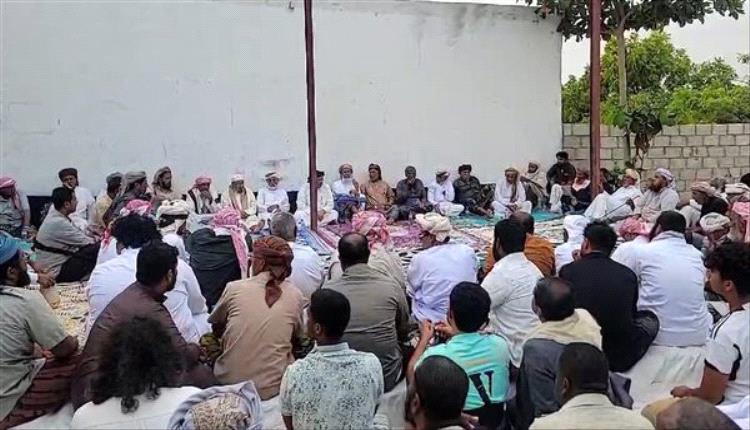 قادها السلطان آل عفرار.. وساطة قبلية تثمر بتأجيل القصاص على خلفية قضية قتل بالمهرة
 