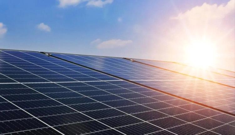 الإمارات تستثمر أكثر من 45 مليار درهم في الطاقة المتجددة