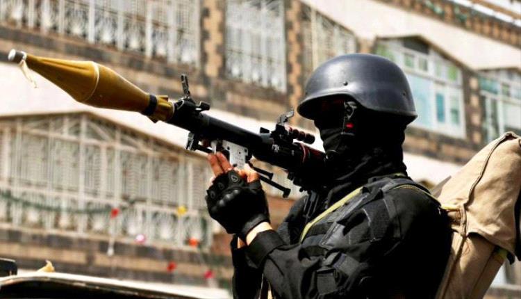 صحيفة إماراتية: نكبة الحوثي تدخل عقدها الثاني.. كرة نار تحرق اليمن
