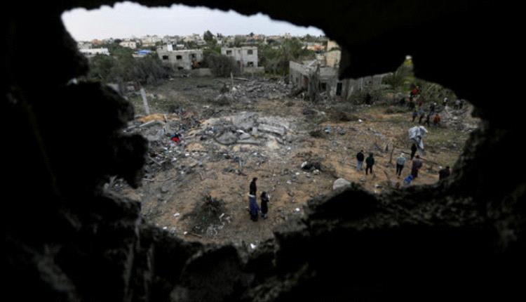 انتشال جثث 15 مسعفا من مقبرة في غزة.. وتعليق إسرائيلي