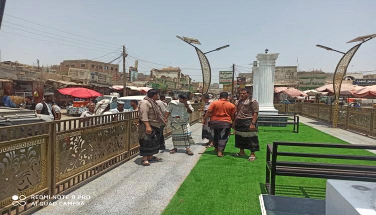 الاطلاع على مشروعي مجسمي البريد وجولة الفرزة بلحج
