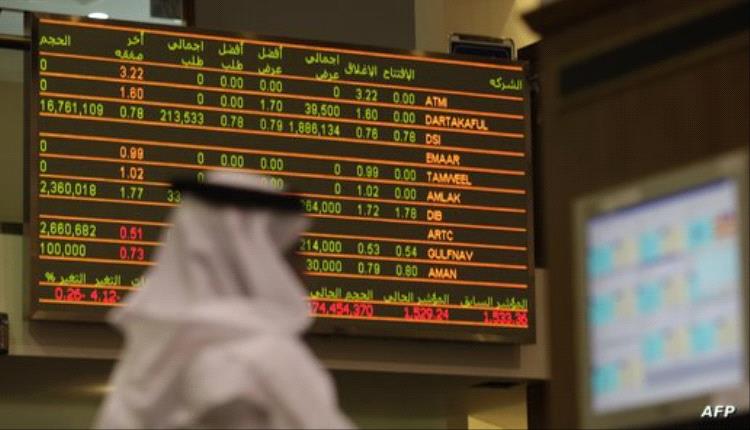 أسواق الخليج "تغرق في اللون الأحمر" مع بداية أسبوع مضطرب