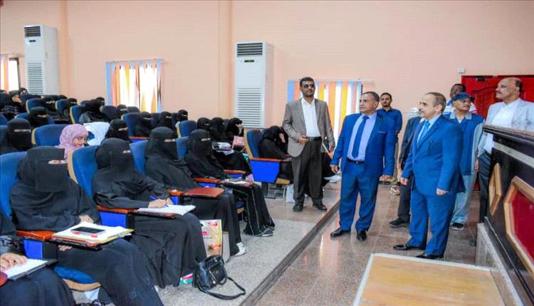في إطار التحضير للمؤتمر الطلابي العلمي الأول،، وزير التعليم العالي يزور جامعة عدن
