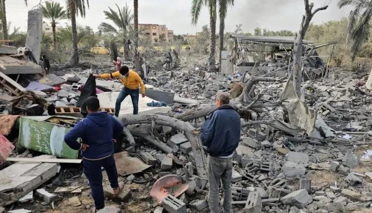 إسرائيل تصعد هجماتها على غزة.. وتستعد لتطويق رفح بالكامل
