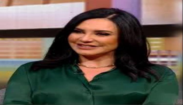 سلاف فواخرجي تحسم الجدل حول لجوئها إلى فرنسا