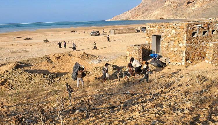 بدء حملة نظافة في محمية ديطوح بسقطري
